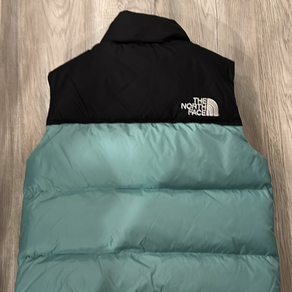 The North Face Teal and Black Women's Jacket-Never worn!! - Picture 2 of 3